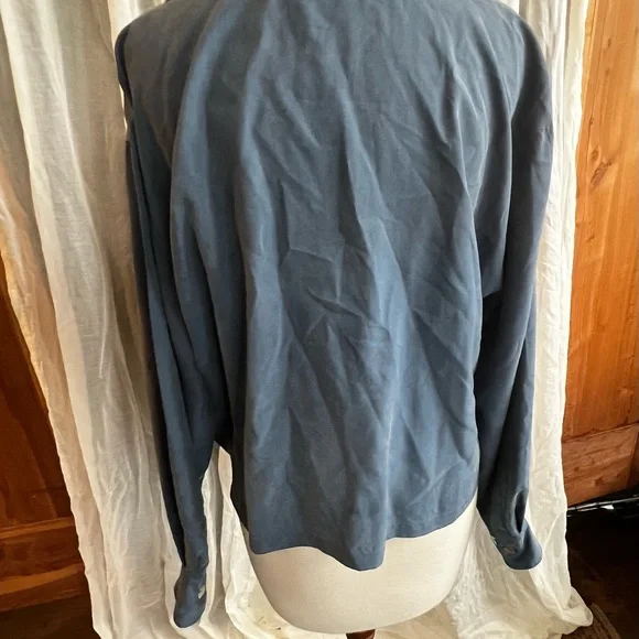 100% Silk Top 🛍 4/$15 Bundle and Save!📦 - Picture 3 of 4